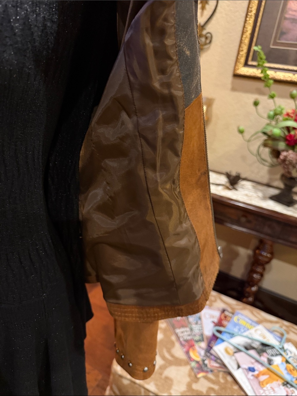 Cripple Creek Suede Western-Style Brown Jacket w/Leather Studded Trim/Concho Bck - Picture 13 of 15
